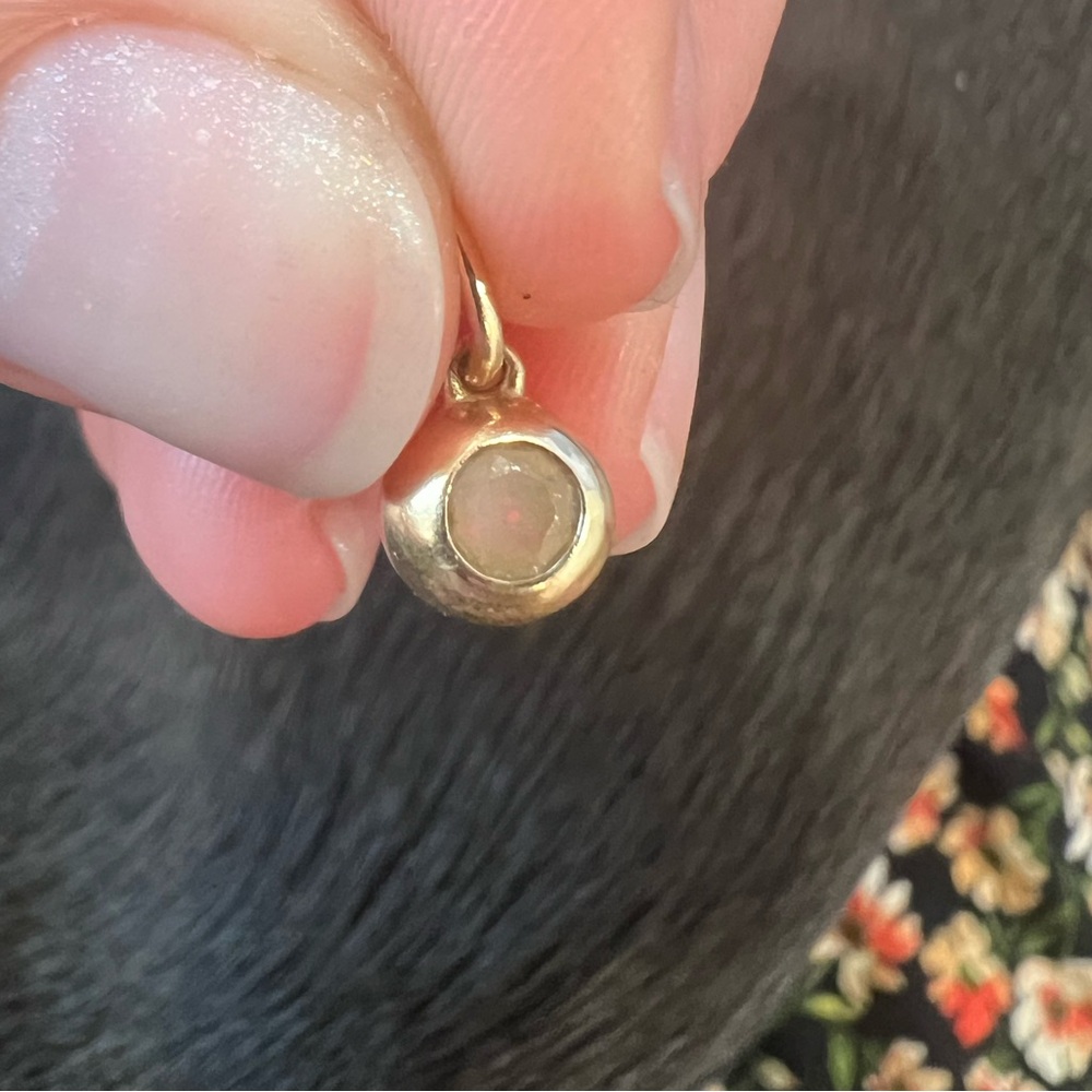 Mejuri - 14k solid Gold and Opal Pendant - charm - Picture 4 of 7